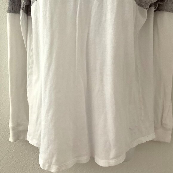 VICTORIA’S SECRET PINK LONG SLEEVE T-SHIRT PETITE RUNS BIGGER SEE MEASURMENTS - Picture 2 of 14